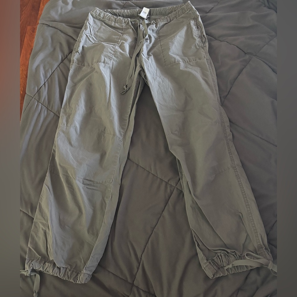 Calvin Klein Performance women’s gray lightweight, drawstring pants